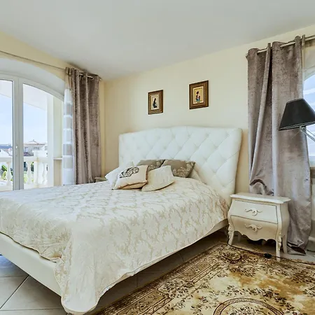 Villa Impresionante Al Canal Con Piscina Empuriabrava