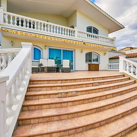 Impresionante Al Canal Con Piscina * Empuriabrava